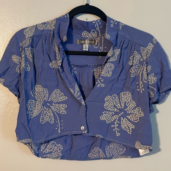 Purple Hibiscus Crop Top Worn by Sarah Cameron - Picture 2 of 3